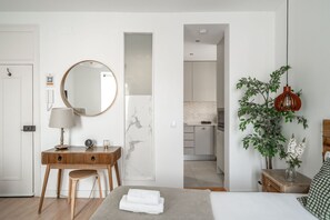 1 bedroom, desk, iron/ironing board, WiFi