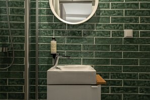 Hair dryer