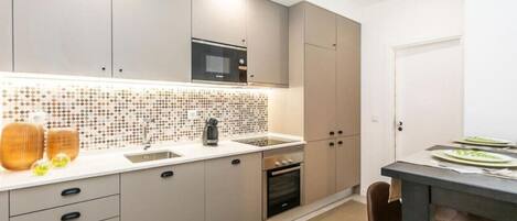 Fridge, microwave, oven, stovetop