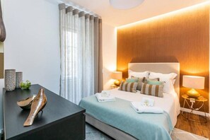 2 soverom, skrivebord, strykejern/-brett og wi-fi