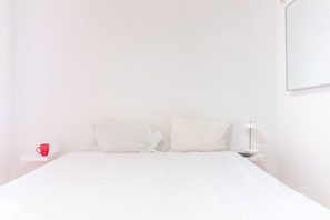 1 chambre, bureau, fer et planche à repasser, Wi-Fi