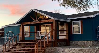 Cozy-Chic Farm House at Los Alio Farm, NM and TX