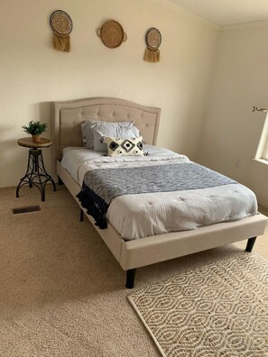 4 bedrooms, WiFi, bed sheets