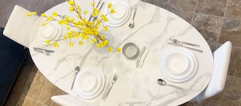 NairaVilla: upscale accommodation for families and groups