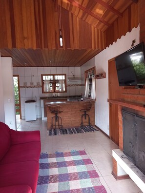 Smart-tv och eldstad