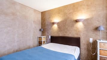 2 chambres, fer et planche Ă repasser, accĂšs Internet