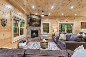 Smart TV, chimenea, videojuegos y impresora 