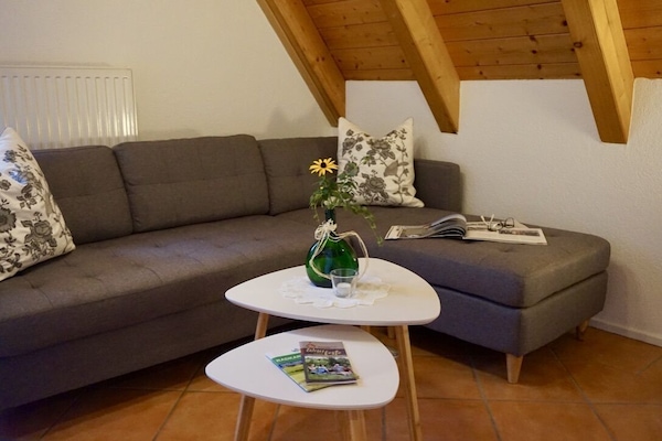 Ferienwohnung Pfaffenberg mit Balkon-Wohnzimmer