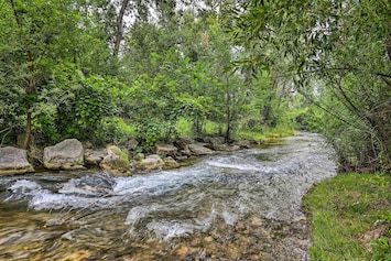 Spearfish Vacation Rental | Studio | 1BA | 450 Sq Ft | Stairs Required to Access