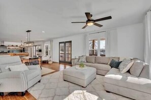 DVD player - Catalina Retreat - Cullman Smith Lake (Cullman)