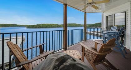 Updated Lakefront Condo 2/2, Amazing Views, Location, Pool, Waterfront Patio!