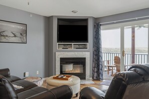 Smart-TV, Kamin, DVD-Player