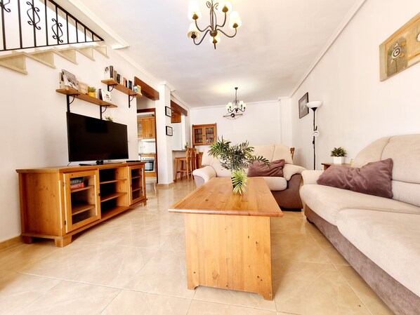 TV - Casa La Perla, private pool in Lo Marabú (Ciudad Quesada)