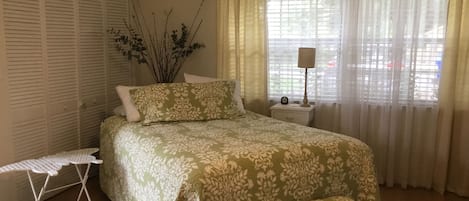 1 bedroom, iron/ironing board, free WiFi, bed sheets