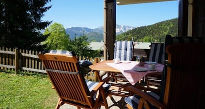 Ferienwohnung Buchenhöhe, 56 qm für 2 Personen mit Balkon und Terrasse