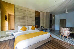 Suite | 1 kamar tidur, seprai premium, minibar, dan brankas