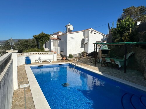 Haustierfreundliche "Casa Jazmín" mit privatem Pool, Meerblick, Klimaanlage und WLAN