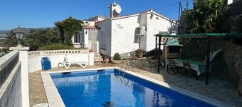 Pet-Friendly "Casa Jazmin" with Private Pool, Sea Views, A/C and WiFi