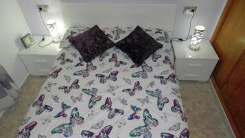 2 Schlafzimmer, Bügeleisen/Bügelbrett, kostenloses WLAN, Bettwäsche