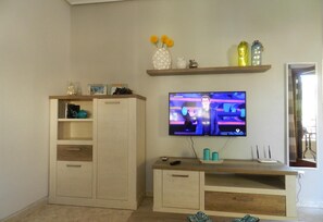 Interior - Apartment Playa Flamenca with Pool, A/C, Terrace & Garden (Playa Flamenca/Orihuela)