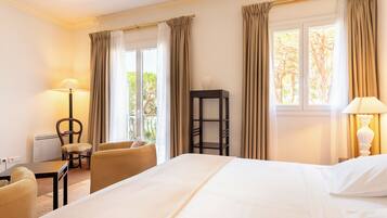 Minibar, coffres-forts dans les chambres, décoration personnalisée