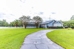 Property grounds - Secluded pool home on 4+ acres (Monticello)