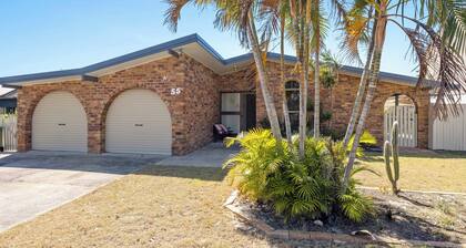 Pet Friendly / Stroll to the beach