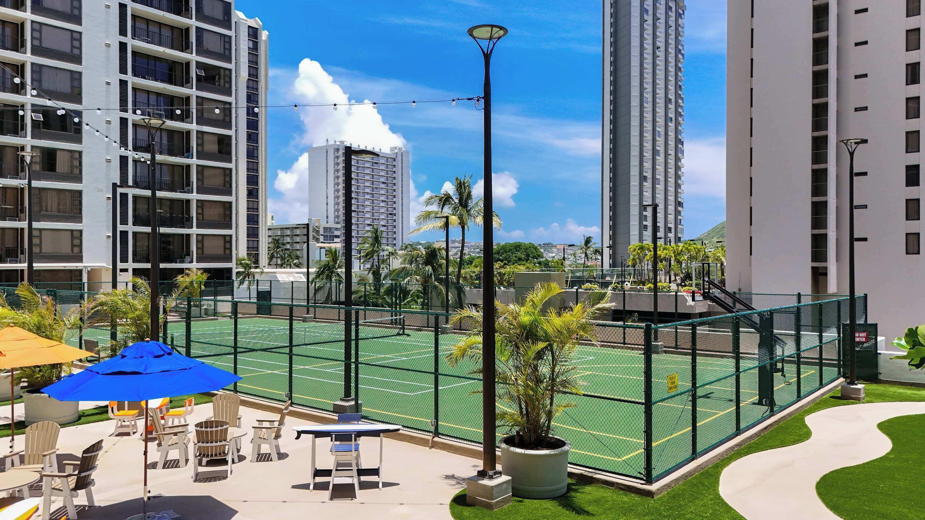 Waikiki banyan condo w/ ocean views & lanai Reviews, Deals