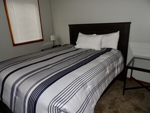 2 bedrooms, desk, free WiFi, bed sheets