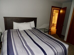 2 bedrooms, desk, free WiFi, bed sheets