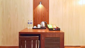 Premium Room, Balcony | Egyptian cotton sheets, premium bedding, memory foam beds, minibar