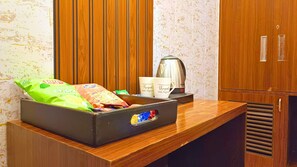 Deluxe Room, No Windows | Egyptian cotton sheets, premium bedding, memory foam beds, minibar