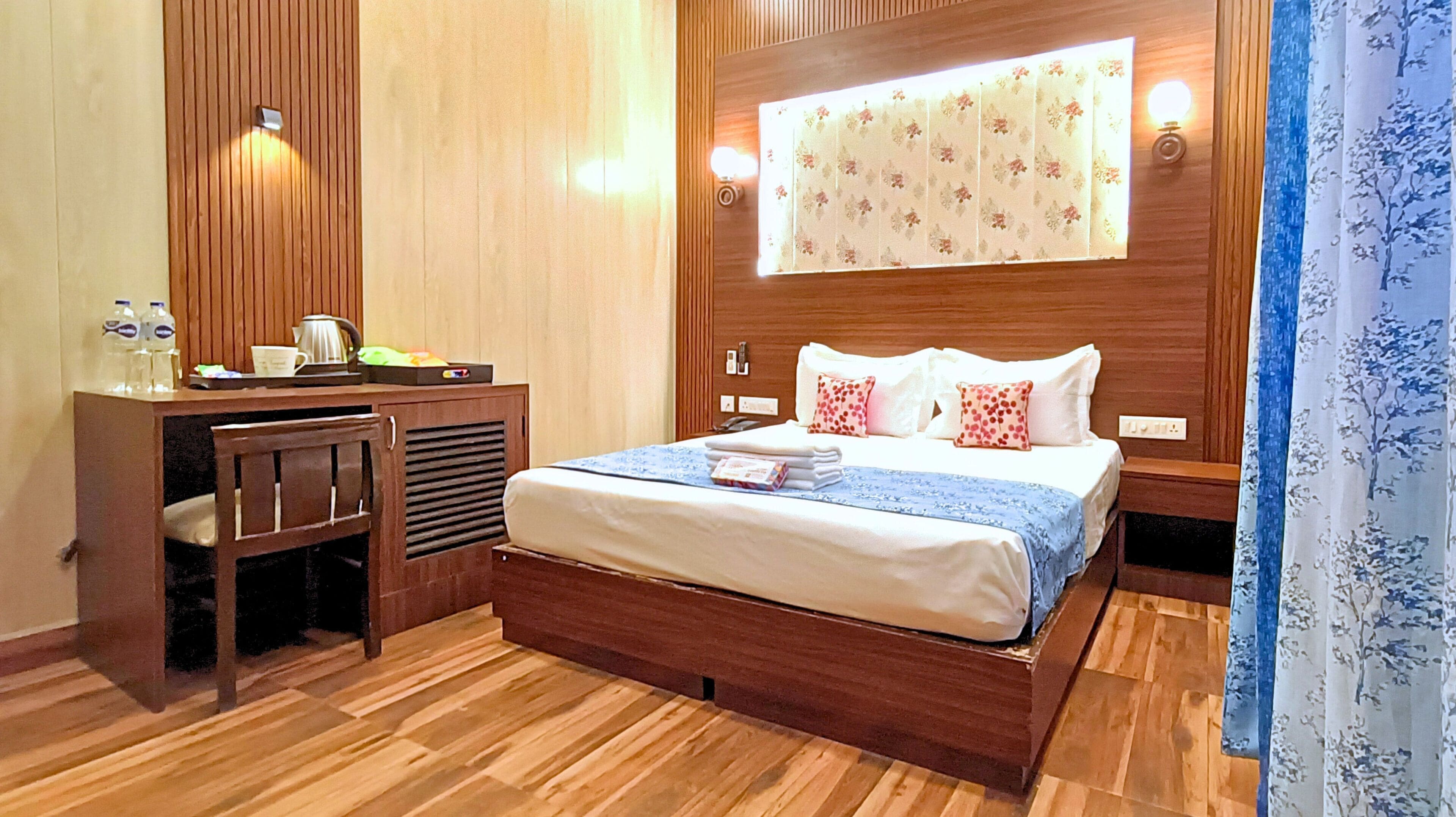 Premium Room, Balcony | Egyptian cotton sheets, premium bedding, memory foam beds, minibar