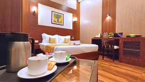 Habitación ejecutiva, balcón | Sábanas de algodón egipcio y ropa de cama de alta calidad 