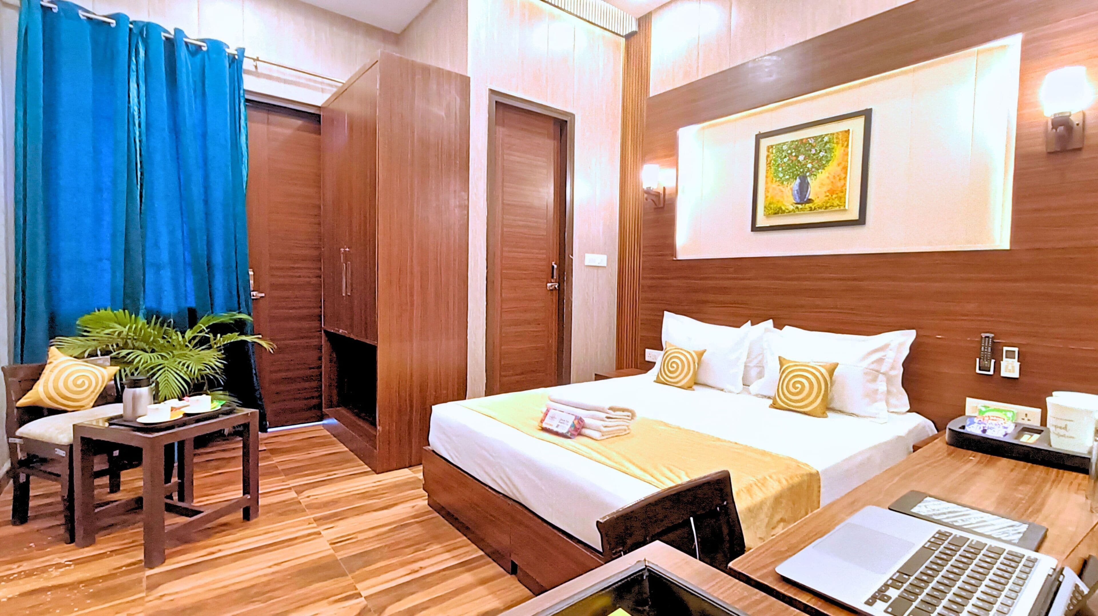 Executive Room, Balcony | Egyptian cotton sheets, premium bedding, memory foam beds, minibar