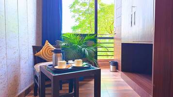 Executive Room, Balcony | Egyptian cotton sheets, premium bedding, memory-foam beds, minibar