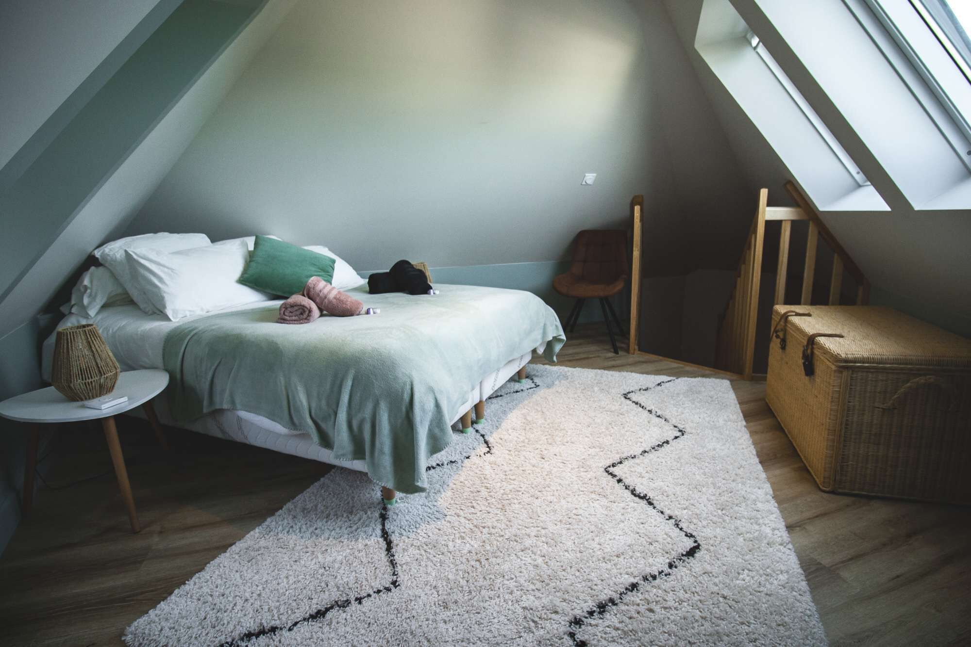 2 bedrooms, bed sheets