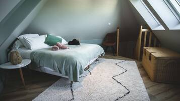 2 bedrooms, bed sheets