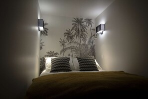 2 bedrooms, bed sheets