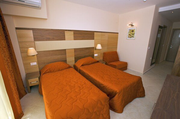 Panoramic Single Room, 1 Twin Bed, Non Smoking, Sea View | 1 bedroom, minibar, wired internet, bed sheets