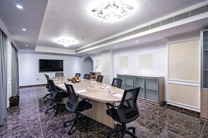 Meeting facility - AL AMERAT HOTEL (Al Amarat)