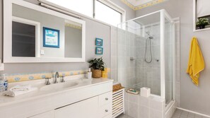 Shower, hair dryer, towels - Wataview!! - Gerroa!! (Gerroa)