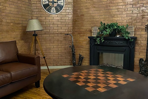 Lobby lounge