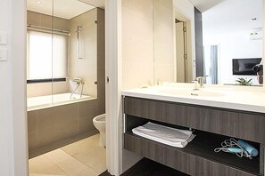 Modern Apartment 21 | Bathroom - Hanoi Home 3 - Luxury Apartment (Hanoi)