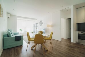 Interior - Savory Aqua Apartment, Sete Rios, Lisbon !New! (Lisboa)