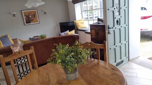 Casa de campo, várias camas | Sala de estar