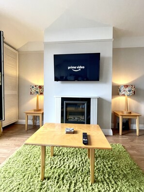 Smart TV - Ocean View Penthouse, The Harbour Mill, Westport (Westport)