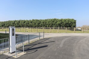 Cottage | Property grounds - Bryn Afon Farm (Caernarfon)