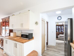 Ferienhaus | Eigene Küche | Kühlschrank, Geschirrspüler, Wasserkocher, Toaster