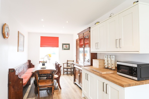 Cottage | Private kitchen | Fridge, microwave, dishwasher, electric kettle